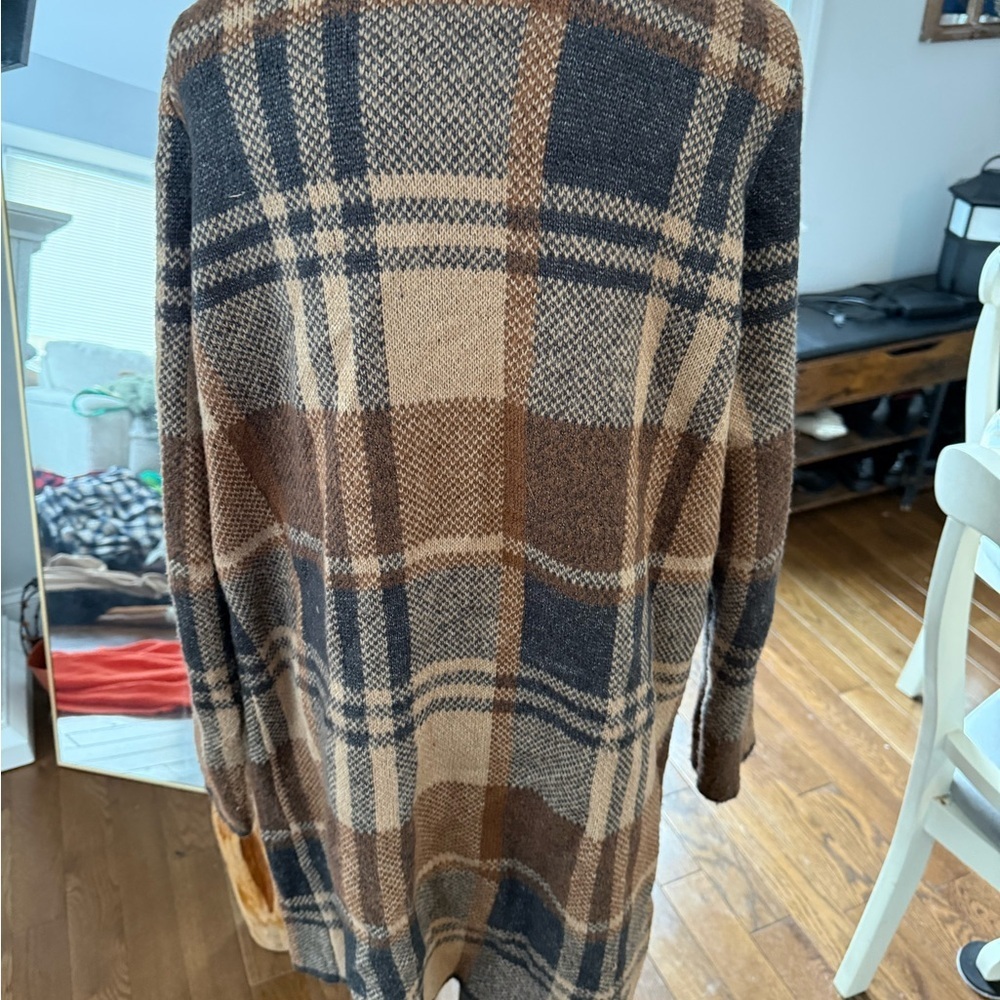 Cozy Plaid Women's Cardigan - Brown and Black size xl bought from stitch fix - Picture 5 of 7